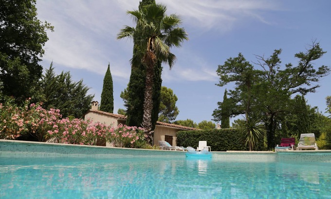 Claviers Villa | 12-20 Pers. Casa de la familia muy tranquila y apartada, en 2 Ha teclado (Var)