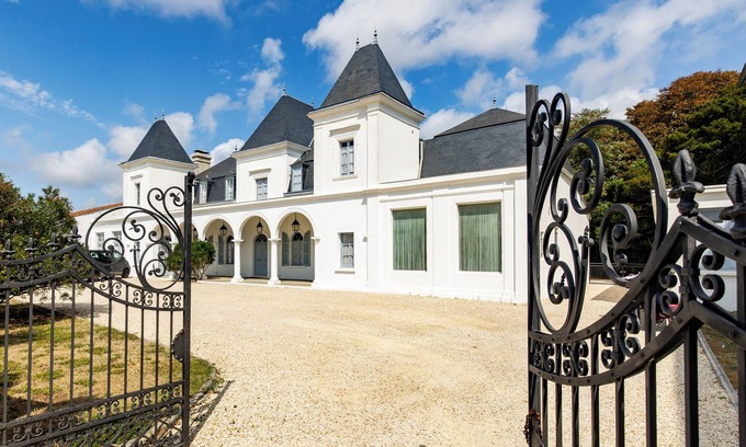 Cheray Otro | Castillo de 12 habitaciones, Ideal para familias y amigos en Oléron