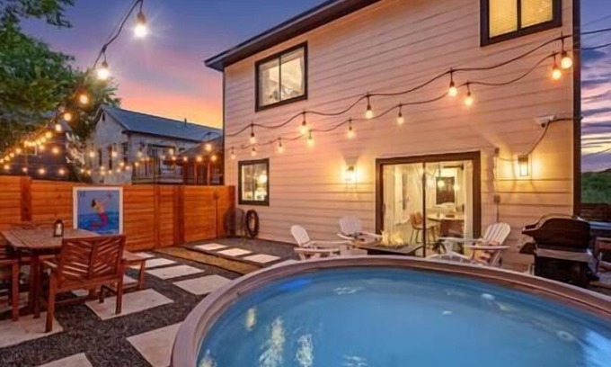 MLK Casa | 12 Guests - ARCADe - Outdoor Dining - POOL - Grill