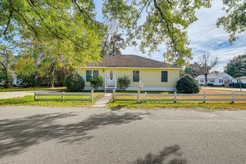 Conway Casa | 12 Mi to Myrtle Beach Peaceful Abode in Conway!