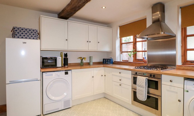 Tean Casa | 13 THE ISLAND, pet friendly, character holiday cottage in Tean