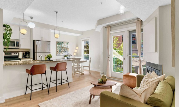 Connaught Apartamento | 13th Ave - DT Calgary - 2BD 2BA - Sleeps 5