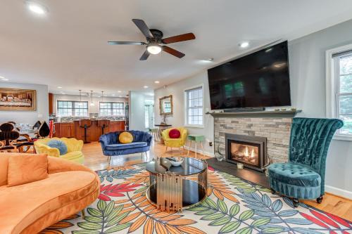 Colesville Casa | 14 Mi to DC Retreat with Patio and Sunroom!