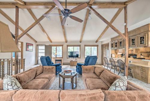Ruidoso Casa | 14 Mi to Ski Apache Ruidoso Home with Deck and Grill!