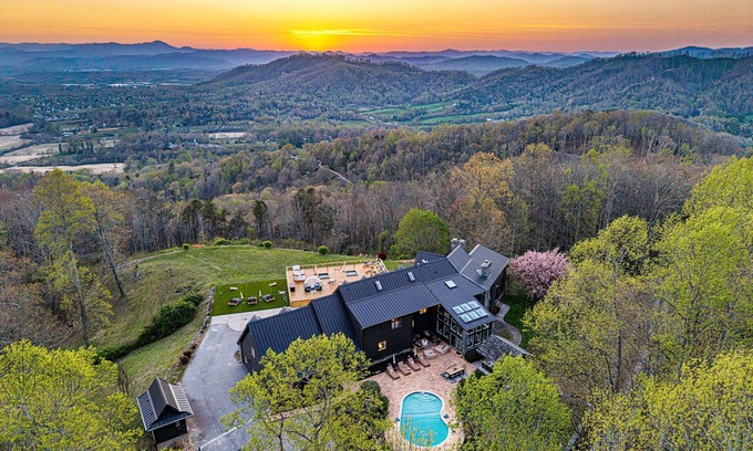 Fletcher Casa | 14k sq ft Mountaintop Estate - Private Golf Course