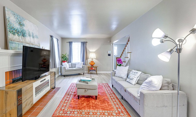 Detroit Casa | 15 Mi to Dtwn Detroit: Cozy Family Home w/ Yard!