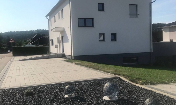 Eichenkirnberg Apartamento | 15 Minuten vom Freizeitpark und Seen Entfernt. Ferienwohnung in Ruhiger Lage