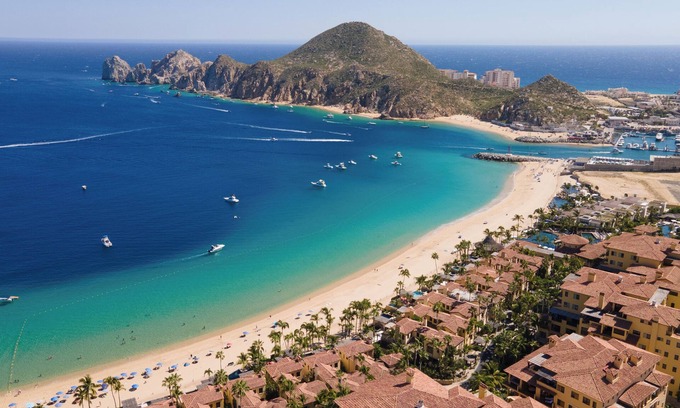 El Médano Ejidal Villa | ¬15% OFF Luxury 4 Bd Beachfront Villa #6 in Cabo 5-Star Service