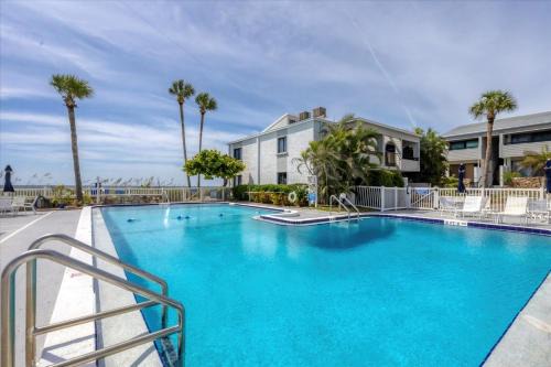 Venice Apartamento | 1555 Tarpon Center #B111