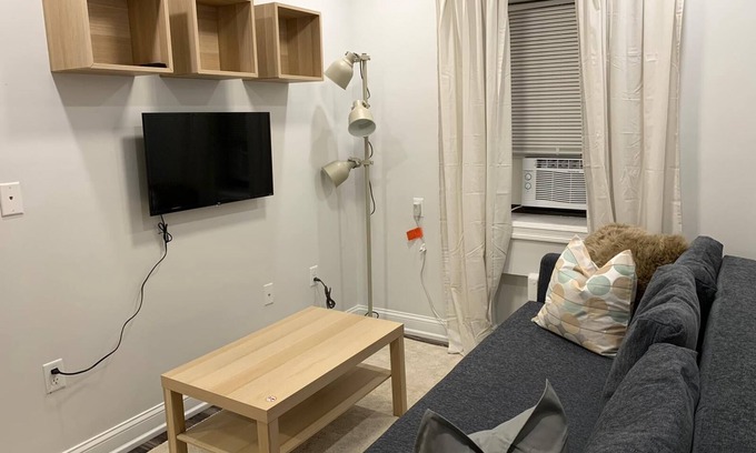 Industry Apartamento | 1631 2G · Notable 2bed Apt.-20 min a NYC / Parking Disp.