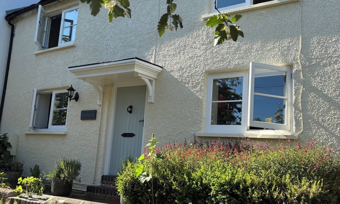 Gawcott Cabaña | 16th century lace makers cottage in the heart of rural England