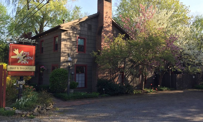 Bristol Hills Cama Y Desayuno | 1795 Acorn Inn B&B