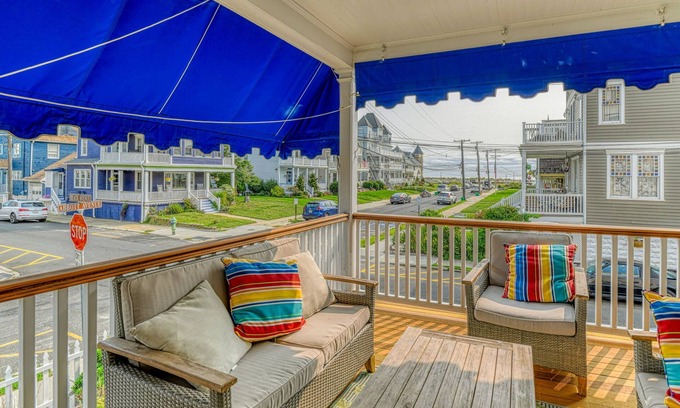 Ocean Grove Casa | 18 ABBOTT UPPER - 6 BEDROOM BEACH HOUSE - ONE BLOCK TO THE SEA