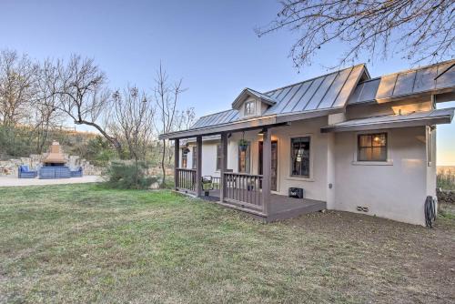 Castroville Casa | 18 Miles to San Antonio Quiet Country Getaway
