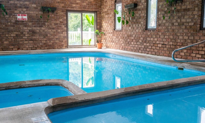 Fennville Cabina | 18 unidades para más de 35 personas: 22 baños. PISCINA, voleibol, parque infantil, fogata