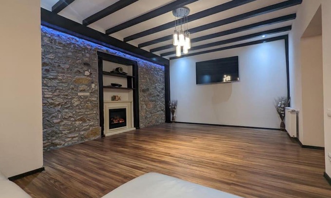 Baia Mare Apartamento | 18th century 3 bedroom house old town centre