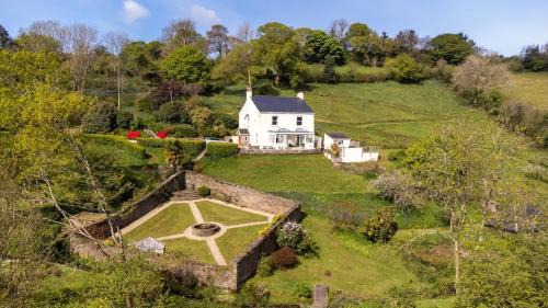 Totnes Casa | 18th-century Farmhouse With Countryside Views