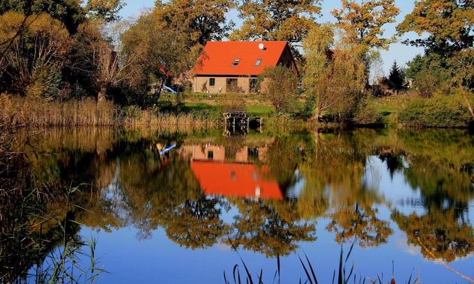 Gielow Casa | Casa moderna por discernir lo correcto en el lago en Mecklemburgo idilio