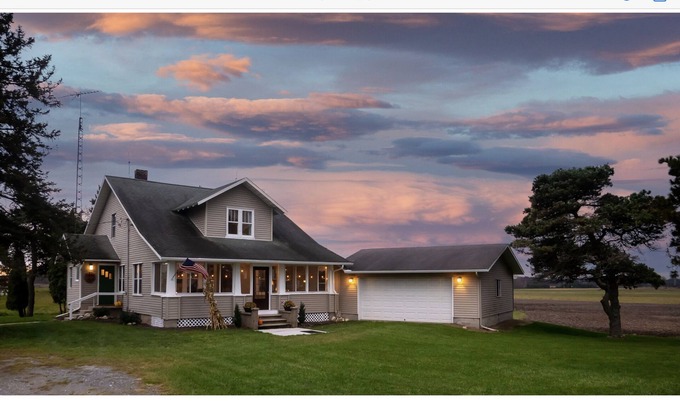 Pentwater Otro | 1920s Renovated Spacious Craftsman Farmhouse, located near Lake Michigan.