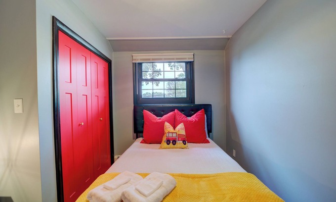 Lakeside Casa | 1924 Firehouse No. 6