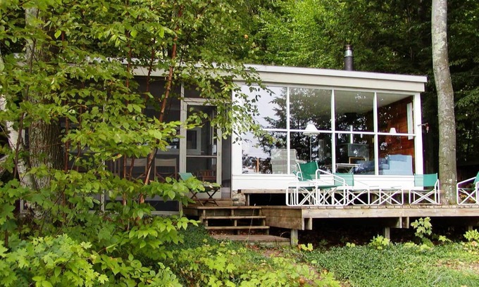 Glen Arbor Cabaña | 1938 Lakeside Cottage - Big Glen Lake Waterfront, histórica cabaña moderna de los años 30