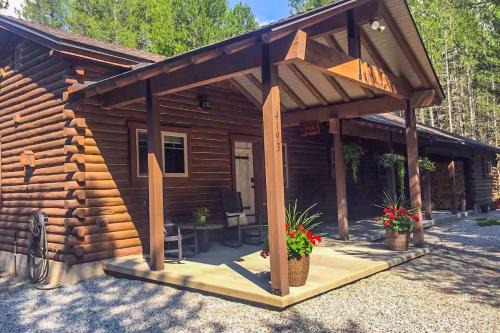 Island Park Casa | 1949 Cabin