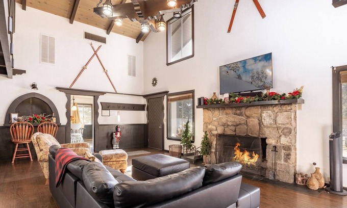 Big Bear Apartamento | 1998-the Ranch House 6 Bedroom Home by RedAwning