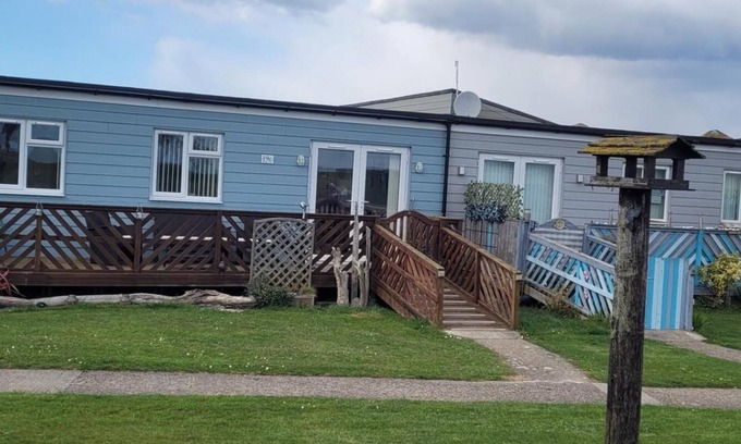 Earnley Casa | 19C Medmerry Park 2 Bedroom Chalet