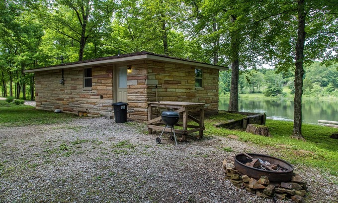Kurtz Cabaña | Lakeside Vacation Cottage