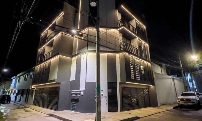 San Luis Potosí Apartamento | 1BR Flat with Smart Access & Parking