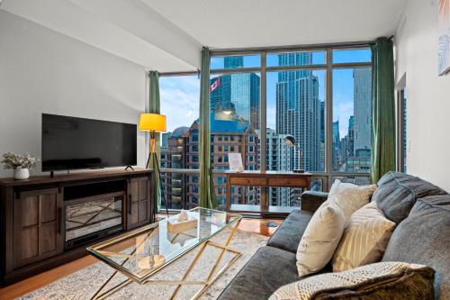 Bay Cloverhill Apartamento | 1BR High Floor View Downtown Toronto