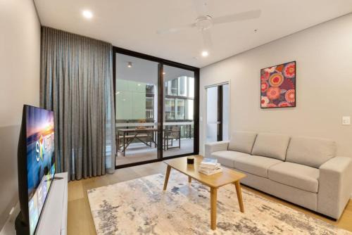 West End Apartamento | 1BR Luxury apt at prime location w carpark