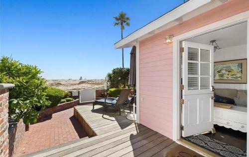 Balboa Peninsula Casa | 1Br Oceanfront Cottage W Large Patio, Built-In Bbq & Views By Beachview Rentals