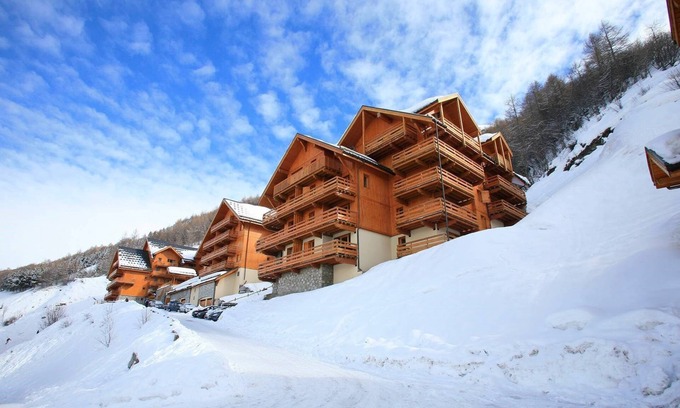 Valloire Condominio | 1BR Sleeps 4! Mountain Escape in Valloire