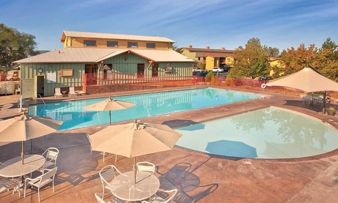 Angels Camp Condominio | 1br Unit Vineyards, Forest, & Golfer's Paradise