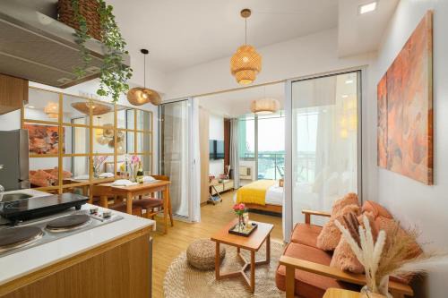 Don Bosco Apartamento | 1BR with Balcony at Azure Urban Resort Residences