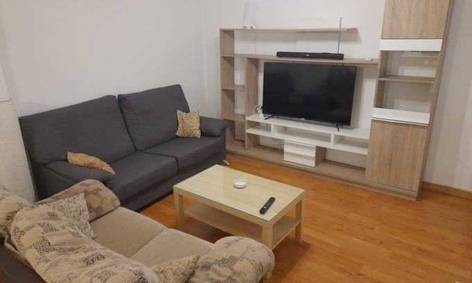 La Línea de la Concepción Apartamento | 1F Apto Moderno, 80m2, 2 dorm, 4 huéspedes AIRE ACOND, WIFI