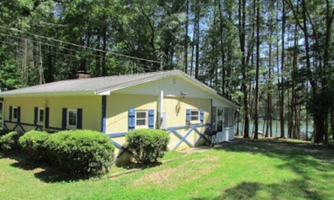 Martin Casa | 2-209C - Coopers Cozy Cabin ^ Lake Hartwell ^ WIFI ^ Pets Welcome