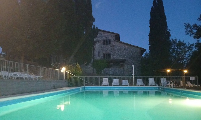 Sansepolcro Otro | Garaje de 2/3 plazas con jardín privado, piscina, parque y spa.