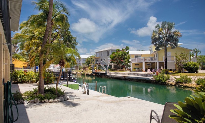 Big Coppitt Key Casa | 2 BD 2 BA canal front home minutes from Key West with parking & dock space