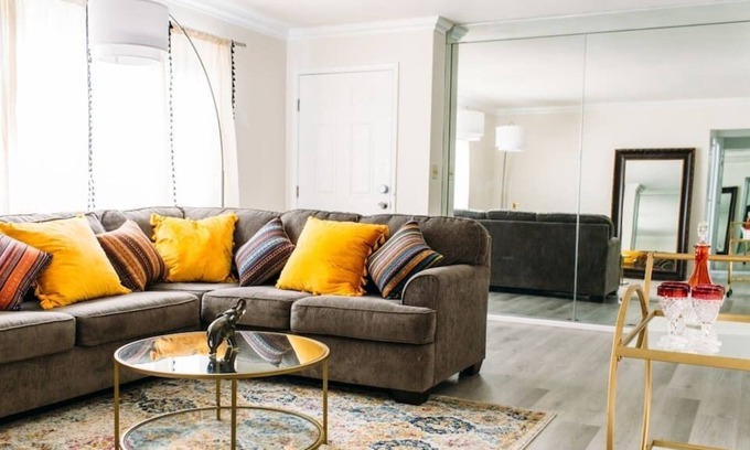 Old Town Casa | 2 BD Large Backyard in Great Neighborhood