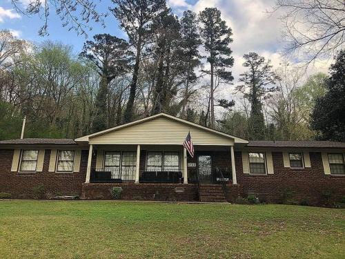 Guntersville Casa | 2. Beautiful lakeview home in Guntersville