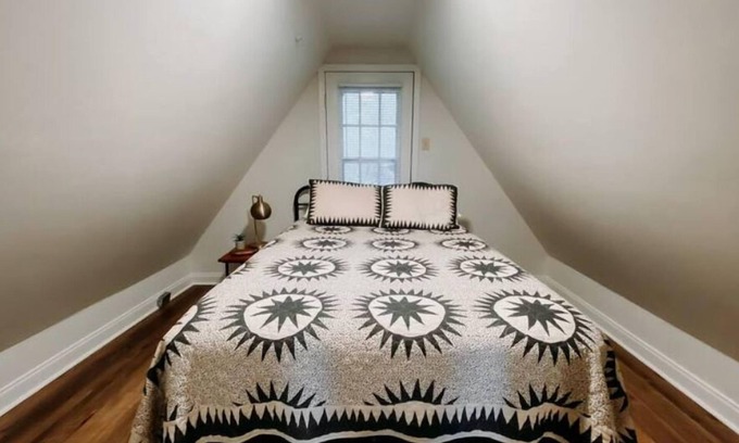 Farmers Cabina | 2 Bed, 1 Bath A-Frame Cabin by Cave Run Lake
