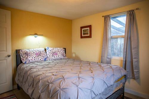 Price Casa | 2 bed 1 bath cottage home