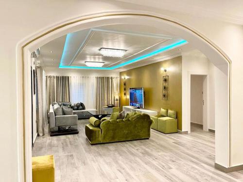 Freetown Apartamento | 2 Bed Apartment Sleeps 4 - Jacuzzi Parking Wifi