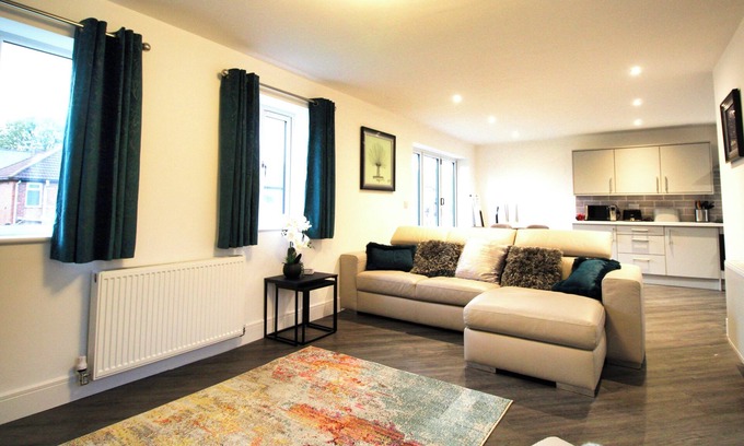 Ridgeway Casa | 2 Bed Bungalow - Enclosed Garden - Wheel Chair Acc
