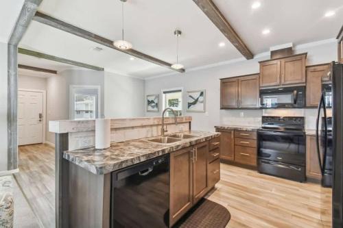 Dade City Casa | 2 Bed Cozy Home, Dade City, Pickle Ball and Pool