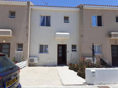 Mandria Casa | 2-Bed House Sleeps 6 -Pool -Free Parking -Netflix