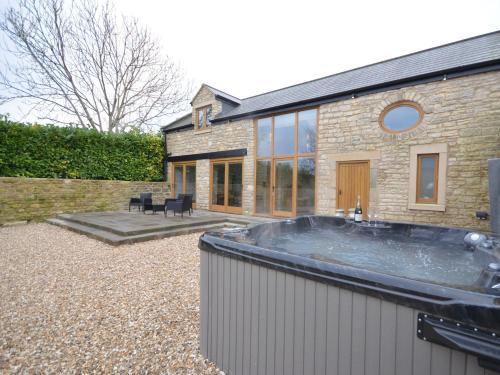 Farmborough Casa | 2 Bed in Bath 47045