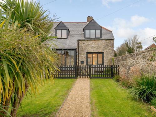 West Lulworth Casa | 2 Bed in Lulworth Cove DC028
